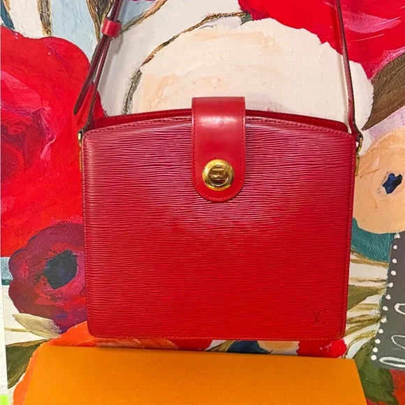 Louis Vuitton Epi Shoulder bag Elegant Red Designer Women's Bag. - Picture 3 of 14